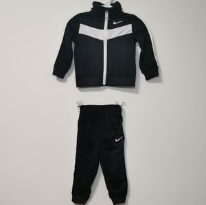 🌜5 for 25 🌛 Nike two piece track suit